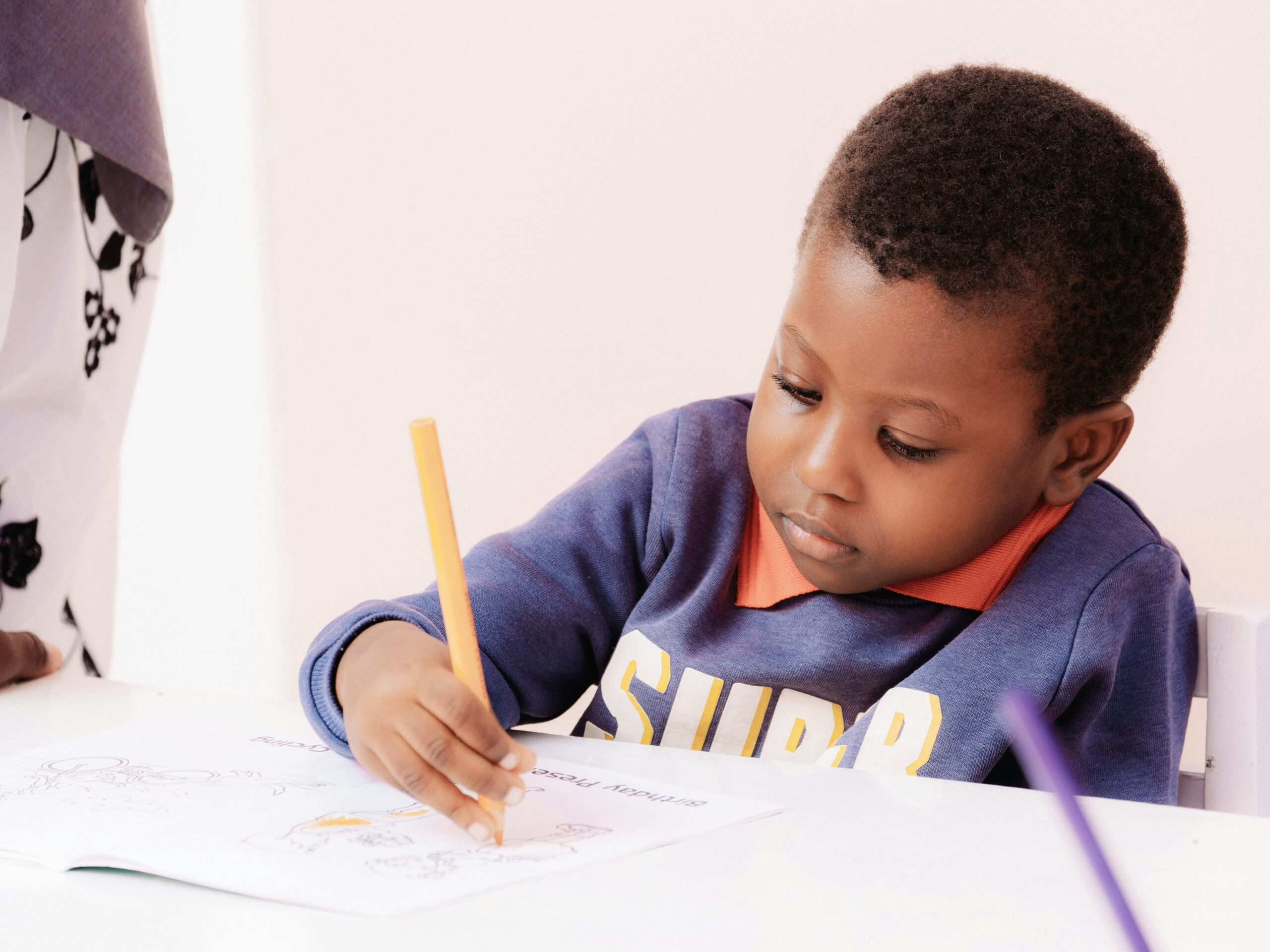 Free Counting Worksheets for Nursery Kids: Colour, Count & Learn